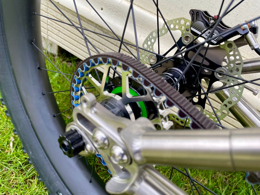 Bat Fastard Fat bike with Pinion gearbox and gates Belt, photo 5 of 6