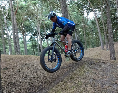 Thanks to John for Bat Fastard Jumping, photo 2 of 3
