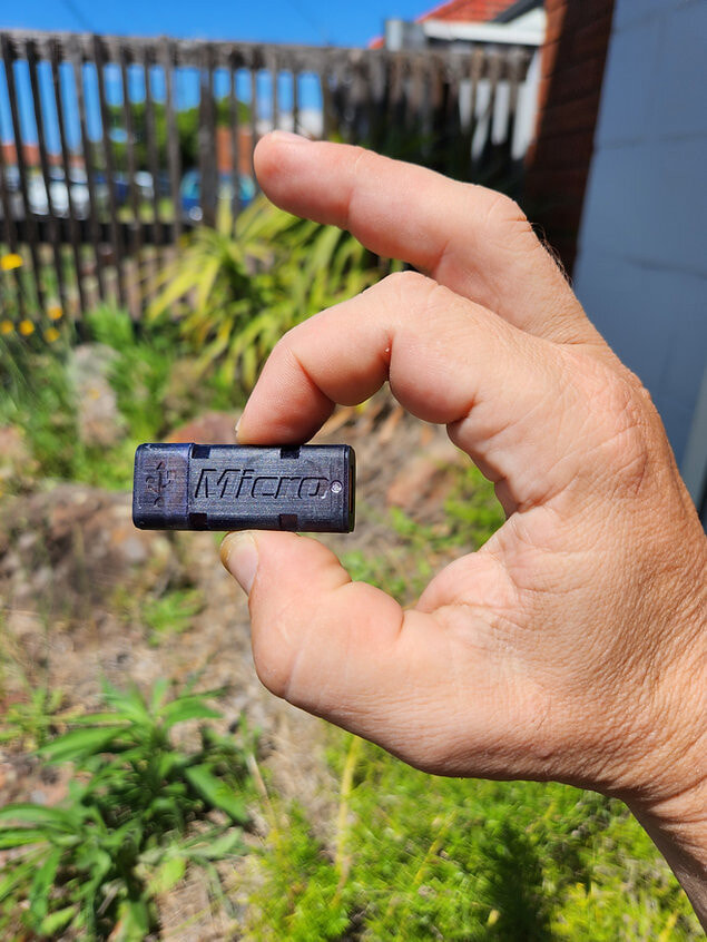 kLite Micro USB charging, photo 2 of 5