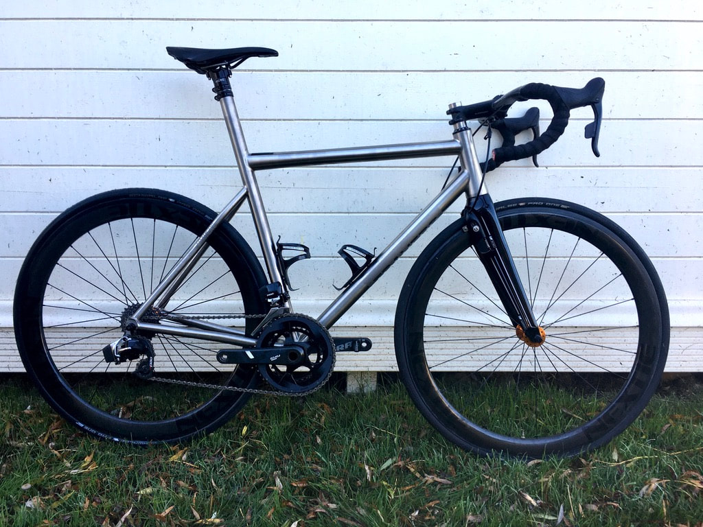 Team - Travers Road ELITE Stealth - 56cm, photo 1 of 6