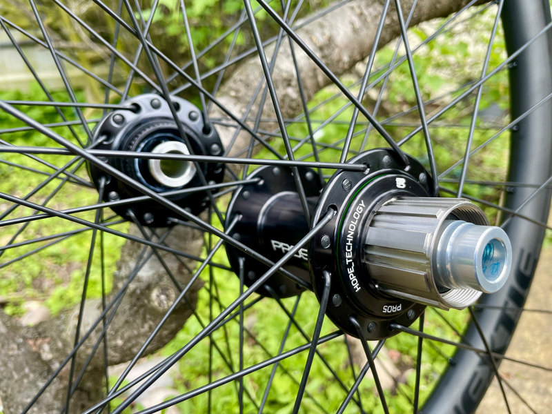 Nextie CRV 700 gravel wheel build, photo 6 of 8