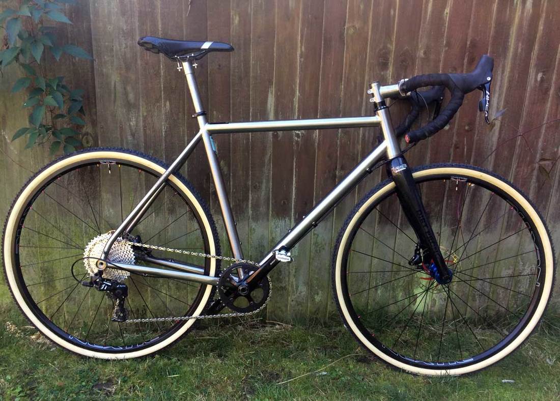 NEXTIE NXT20T02 carbon tubs, photo 1 of 3